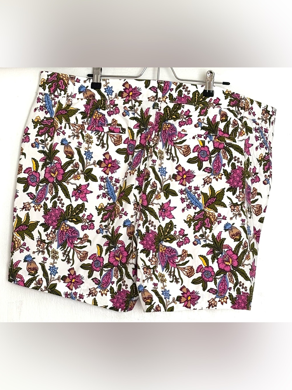Talbots Relaxed Chino Shorts 7” Flourishing Vines Size 18W - Picture 3 of 5
